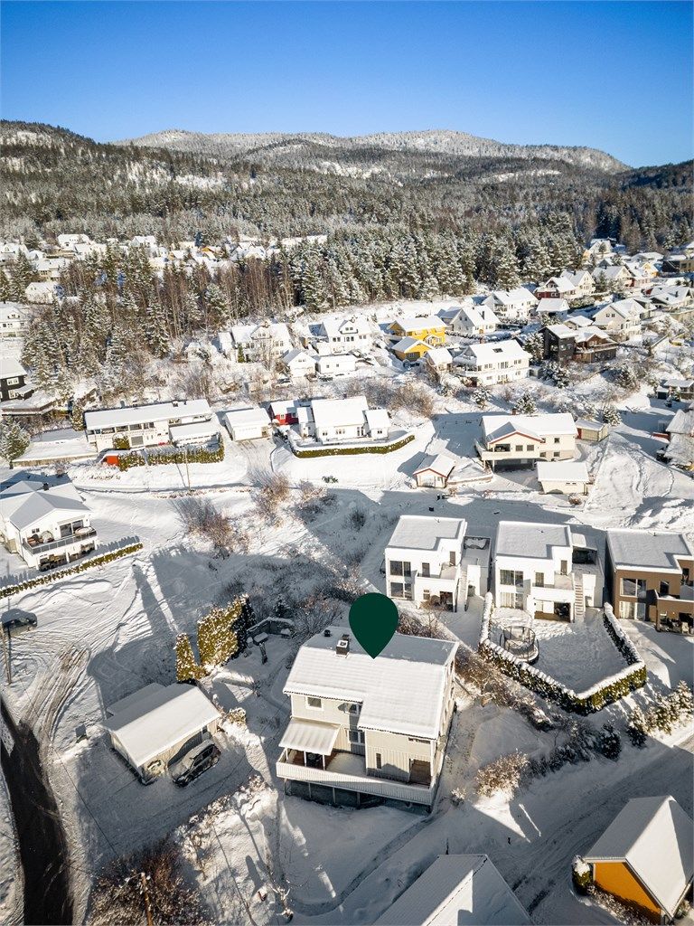 Kort vei til flott turterreng med turstier, lysløyper og fiskevann