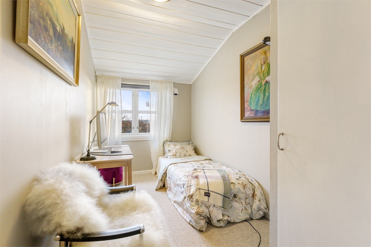 Det tredje soverommet passer godt som barnerom eller kontor.