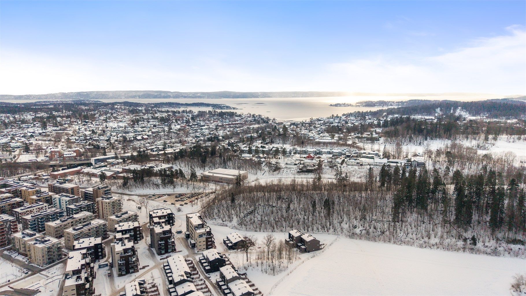 Bergerveien er godt knyttet til større transportårer som E18, noe som gjør det lett tilgjengelig med bil, og det er også gode kollektivforbindelser med både buss og tog fra Billingstad stasjon. Det tar ca.22 min med gange til Billingstad stasjon.