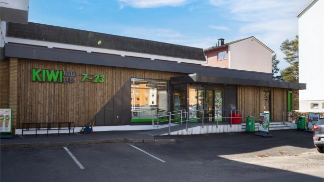For dagligvarehandelen ligger både Kiwi, Coop prix og Meny i kort gangavstand.