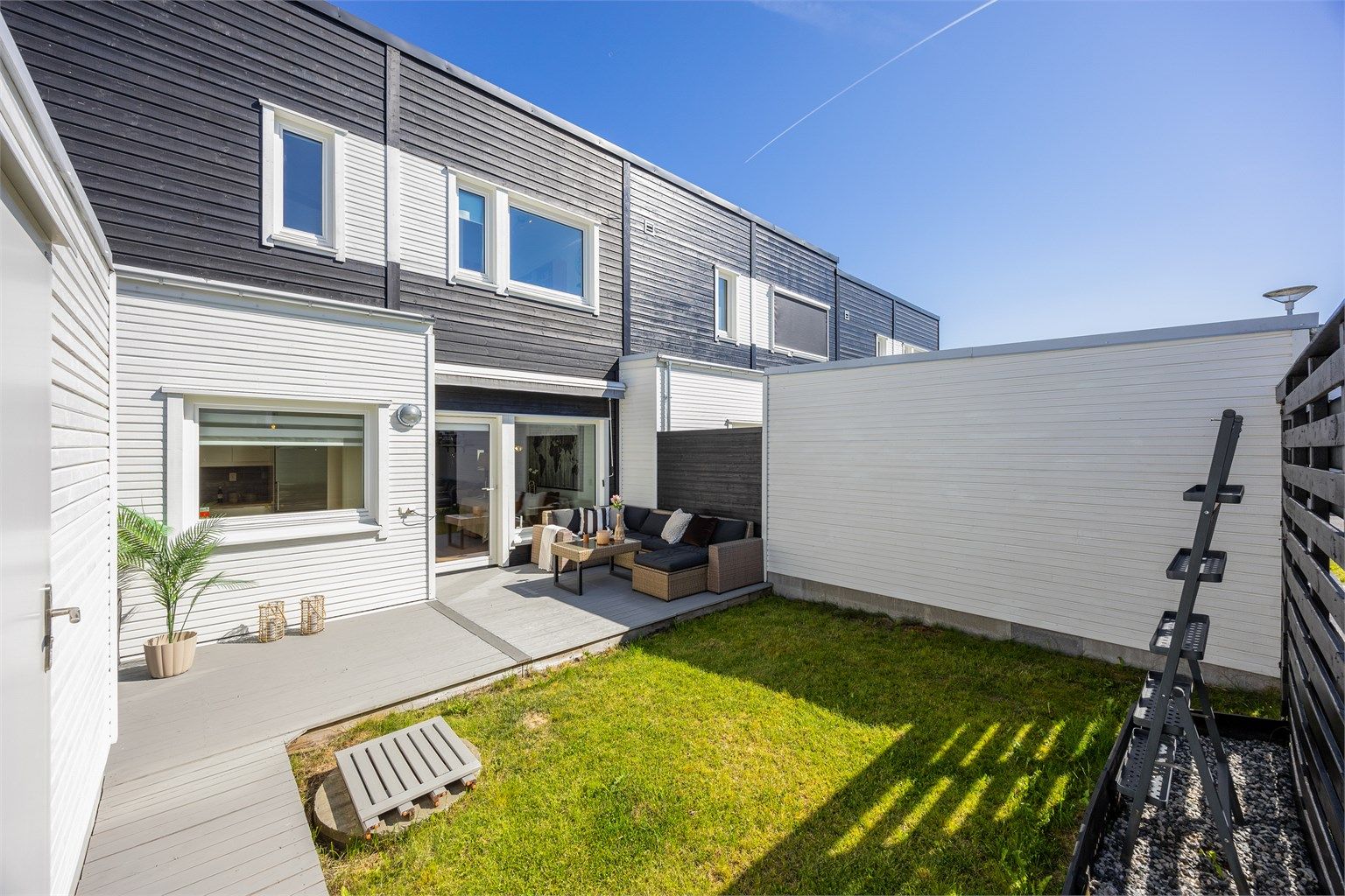 Dette er et nyere rekkehus over 2 plan med standard fra 2016.