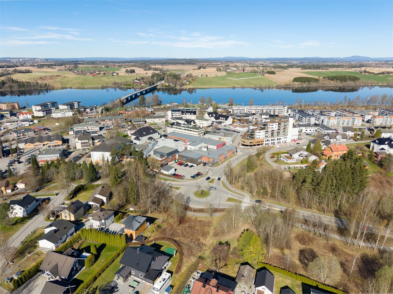 Herfra er det kort gangavstand til sentrum med Alti Årnes, togstasjonen og turstier langs Glomma.
Foto: Anders Botnmark.