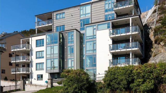 Fasade av blokken mot syd mot Fjelltunvegen