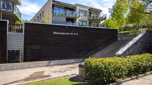 Blokkene ved Bryn senter, også kalt Christinedal er et populært boligkompleks som byr på nærhet til Bryn senter, kollektivtransport og idylliske Østensjøvannet.