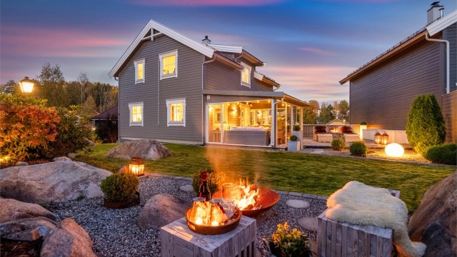 Sebastian Håbesland v/Krogsveen presenterer Tyttebærtua 12 - familiebolig med pent opparbeidet uteplass