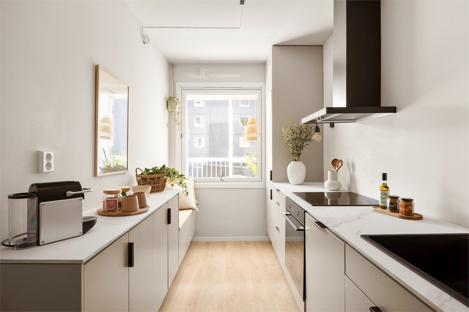 Velkommen til Solheimsgaten 66 - Rålekker, nyoppusset 2 romsleilighet midt på Danmarksplass! Presentert av Eiendomsmegler Krogsveen v/ Ingvar Nypan