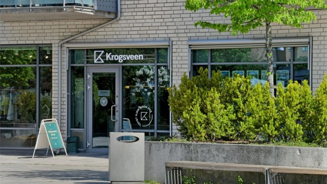 Boligen presenteres av Matas Jakubonas ved Krogsveen Kolbotn