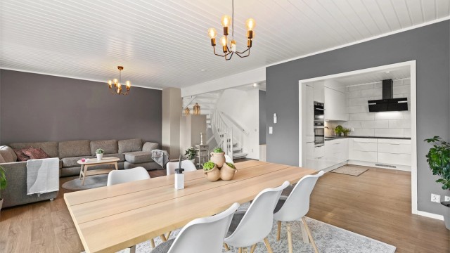 Åpen stue/kjøkken løsning.