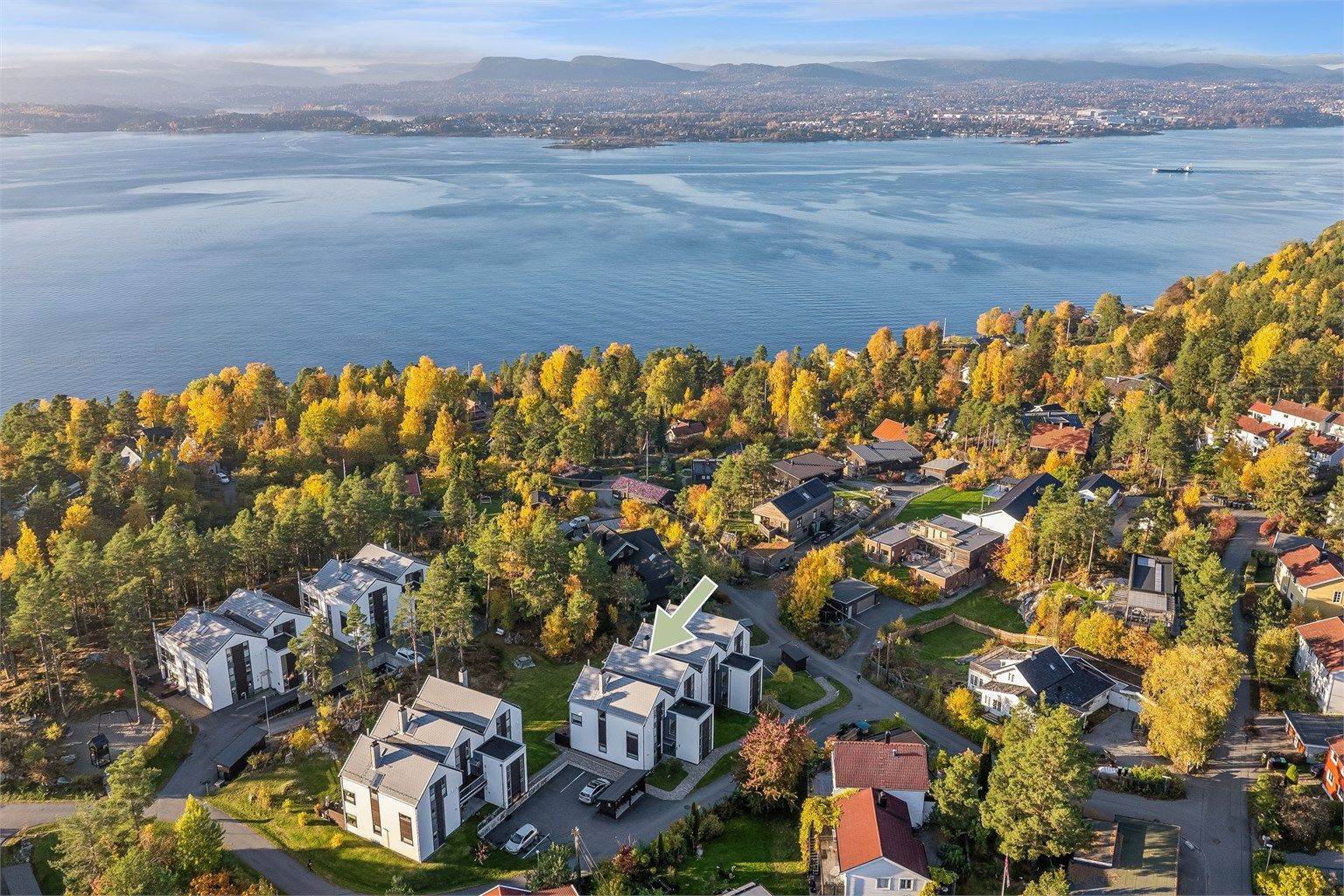 Velkommen til Solsideveien 9 - Presentert av Anniken Øderud v/Krogsveen avd Nesodden. Foto: Per Oscar Skjellnan v/Efkt