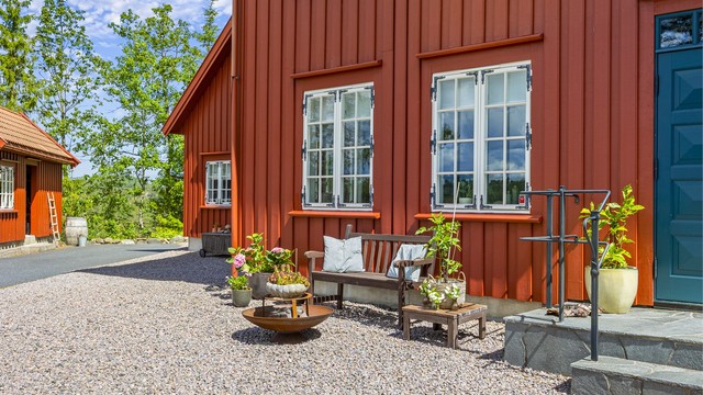 Eiendommen har en pent opparbeidet tomt på ca. 1,2 mål.