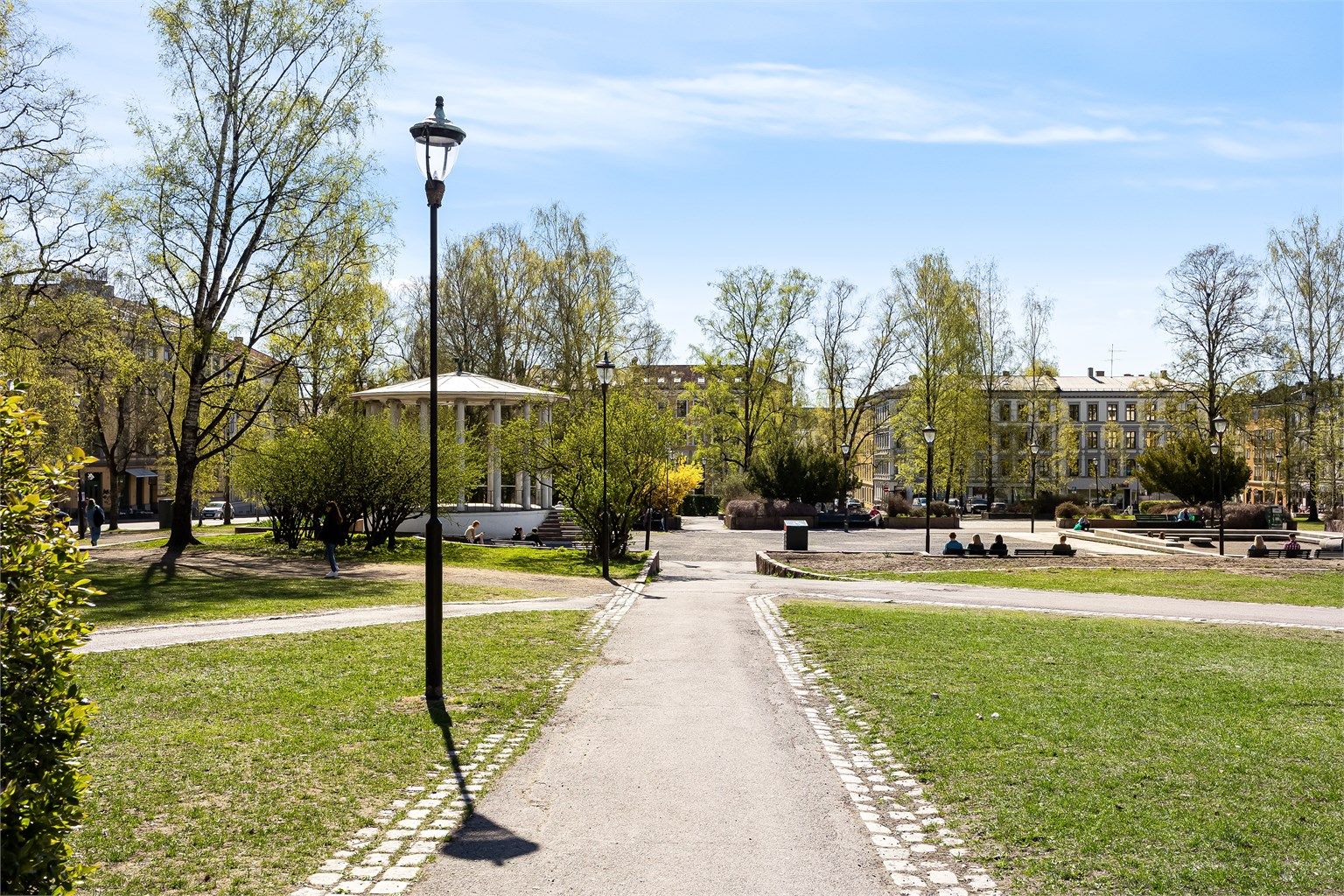 Birkelunden park er også kun en kort spasertur unna.