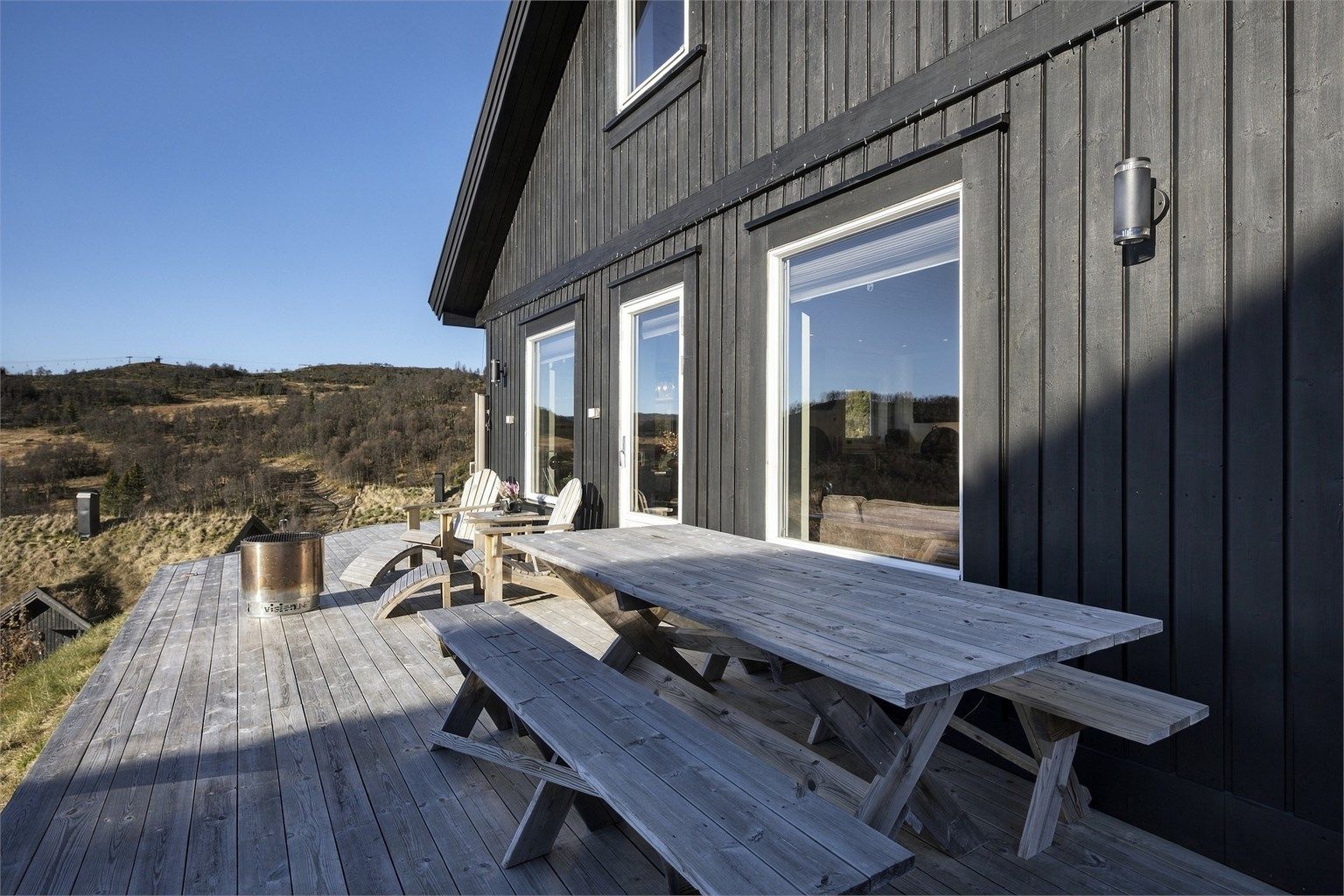 Det er ca 70kvm med terrasse til disposisjon!