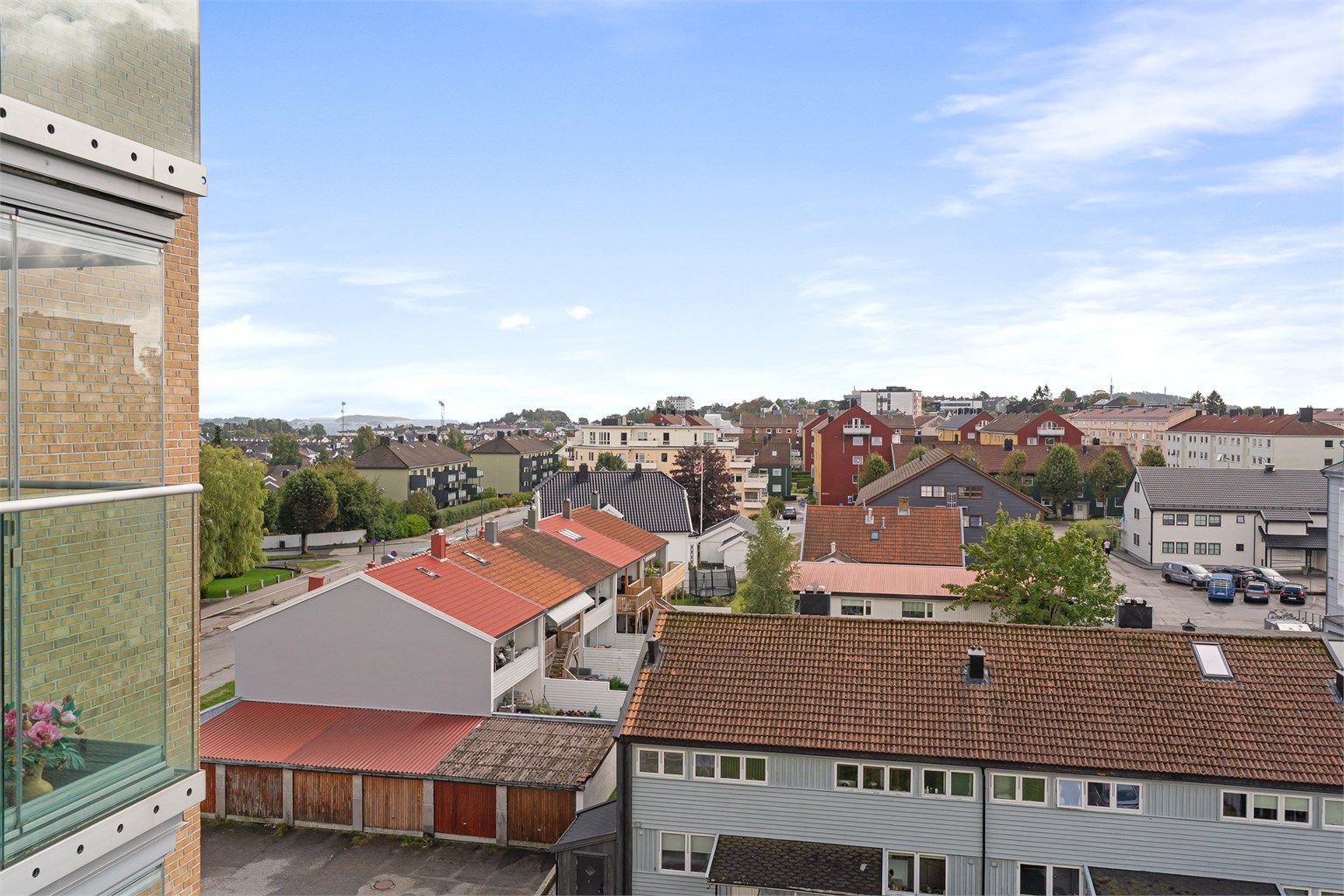 Utsikten fra balkongen med sjøgløtt til Bertes
