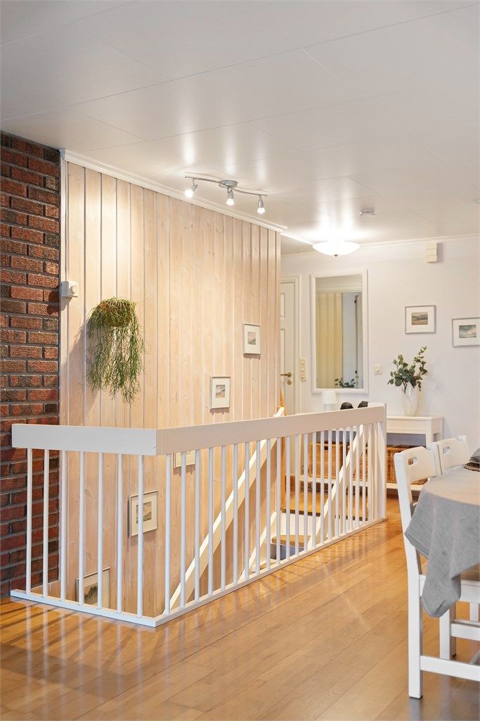 Vi beveger oss opp i første etasje, boligens sosiale sone.