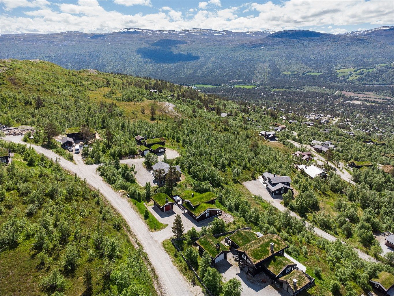 Området byr på et rikt turterreng for både sommer- og vinteraktiviteter.