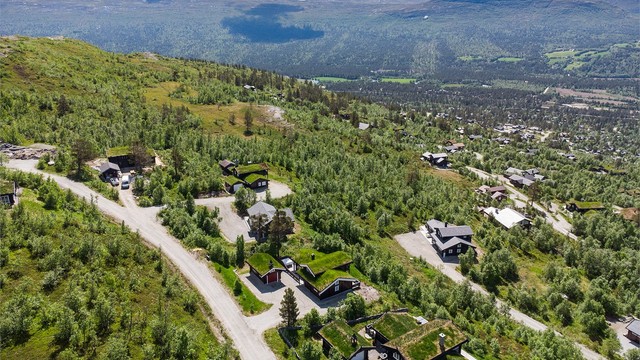 Området byr på et rikt turterreng for både sommer- og vinteraktiviteter.