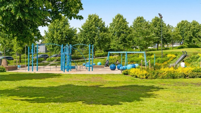 Omkring Såvegen finnes mange flotte grøntarealer og turmuligheter for liten, stor og firbente. Lekeplasser, butikker, cafeer, restauranter m.m. Alt i umiddelbart nærhet