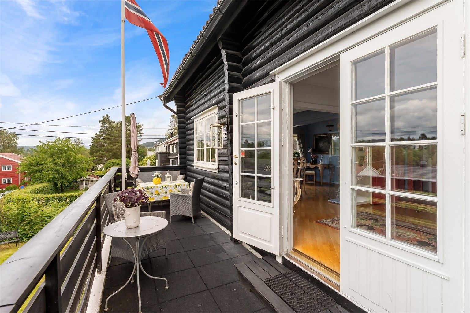 Velkommen til Melumveien 37 - Familieidyll på en solrik kolle på Røa