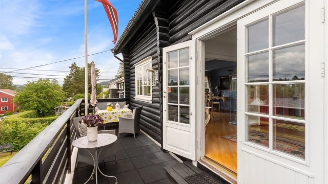 Velkommen til Melumveien 37 - Familieidyll på en solrik kolle på Røa