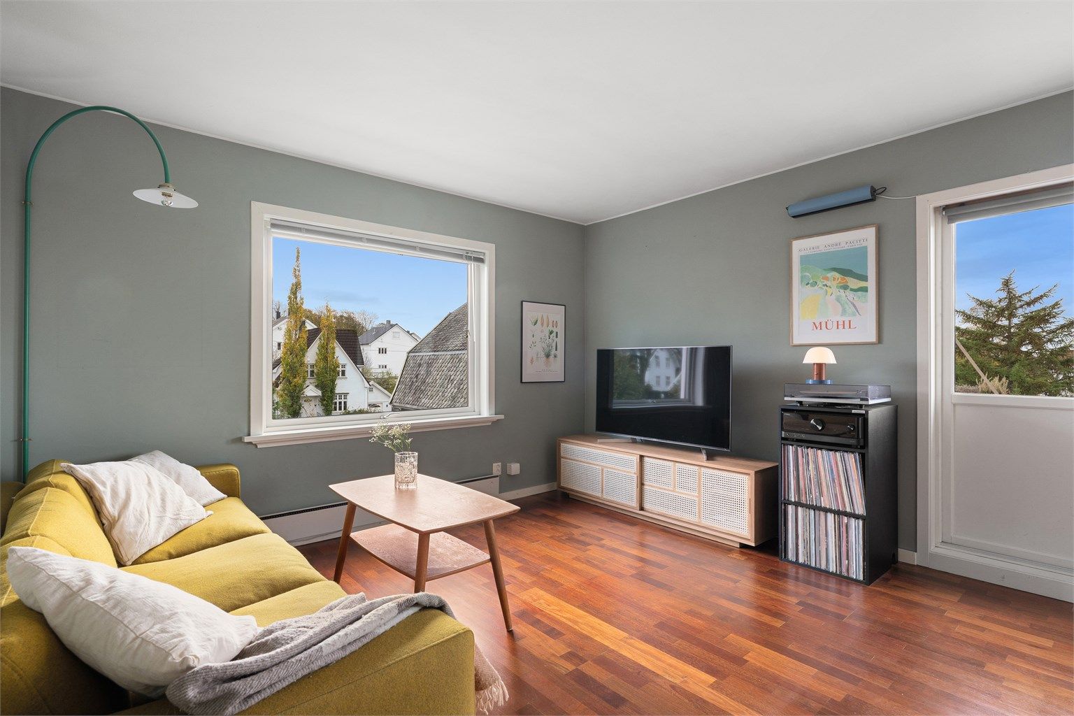 TV og Internett fra Telia er inkludert i felleskostnadene.