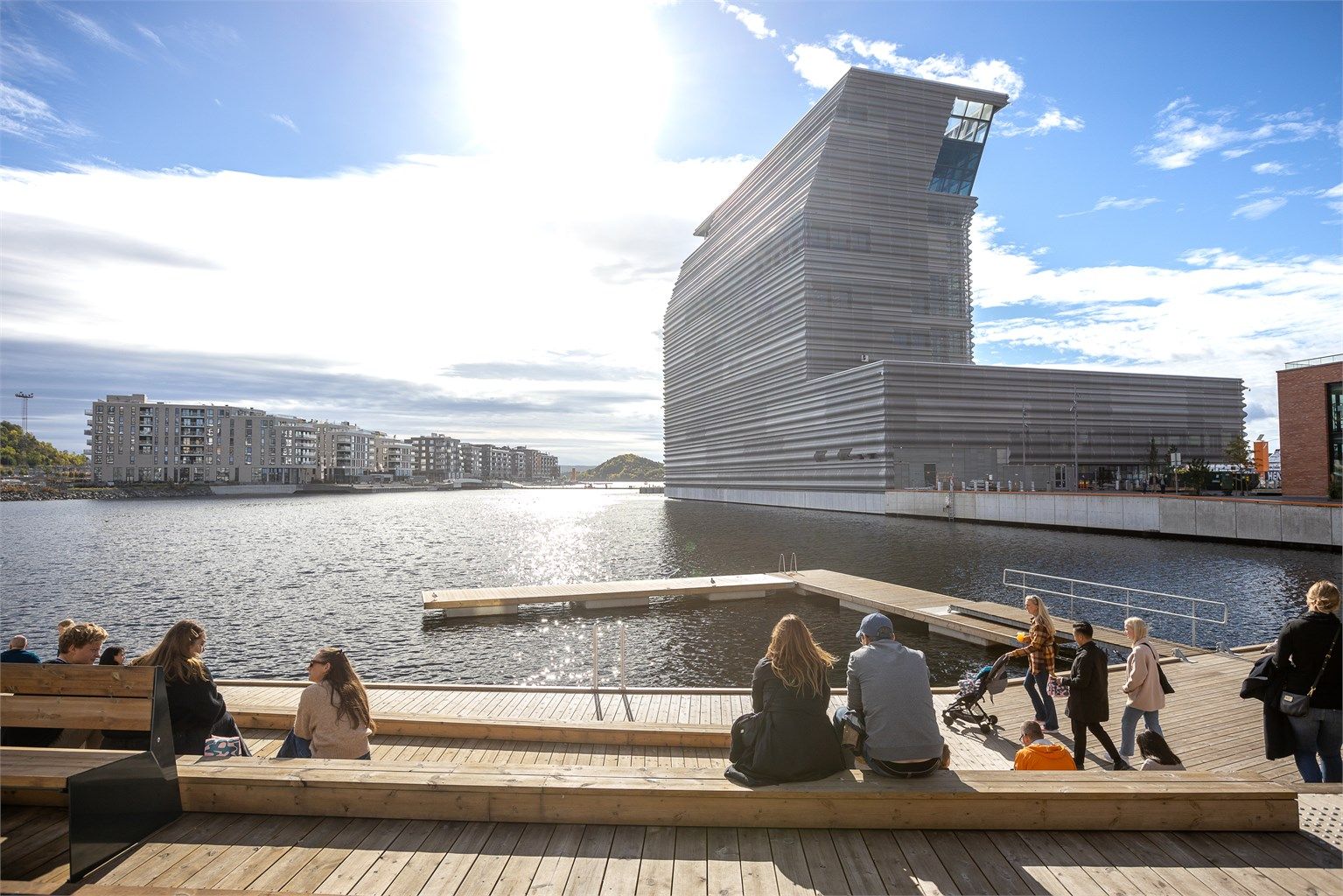 Til tross for de rolige og grønne omgivelsene er byen aldri langt unna. Bussen tar deg til Bjørvika på rundt 8 minutter.