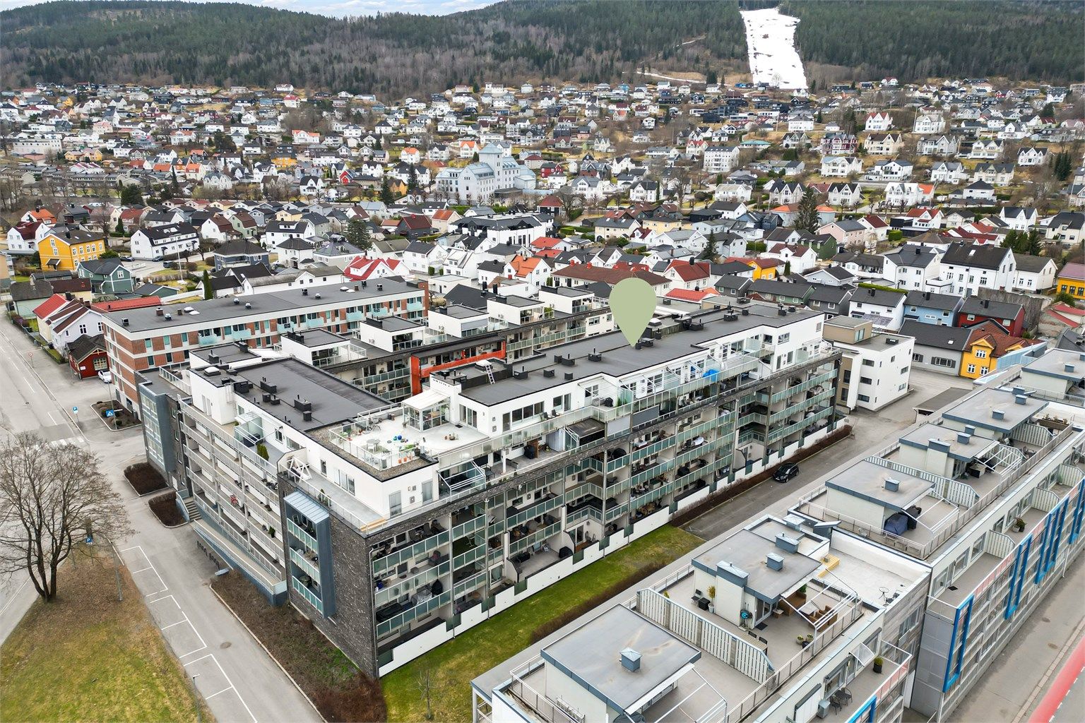 Beliggenheten gir kort vei til både byliv og flotte turområder.