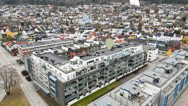 Beliggenheten gir kort vei til både byliv og flotte turområder.