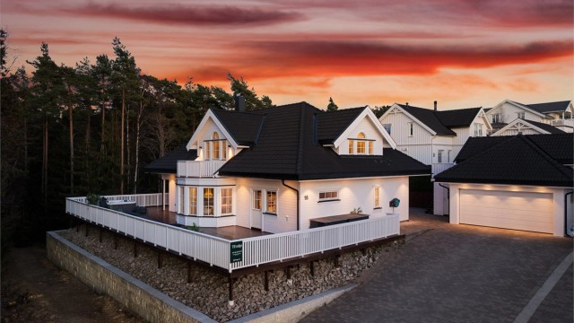 Muslingsveien 16 presenteres av Kenneth Graarud Olsen i Krogsveen.