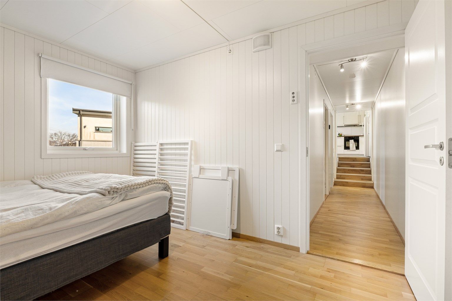 Med unntak av boder er det gulvvarme i hele underetasjen.