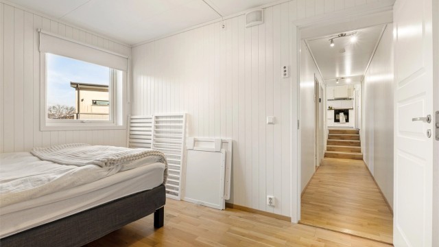 Med unntak av boder er det gulvvarme i hele underetasjen.