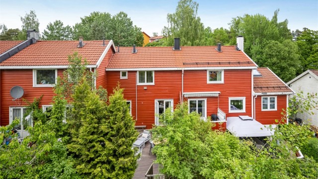 Velkommen til Liljeveien 24! Presentert av eiendomsmegler Anniken Øderud v/Krogsveen Nesodden