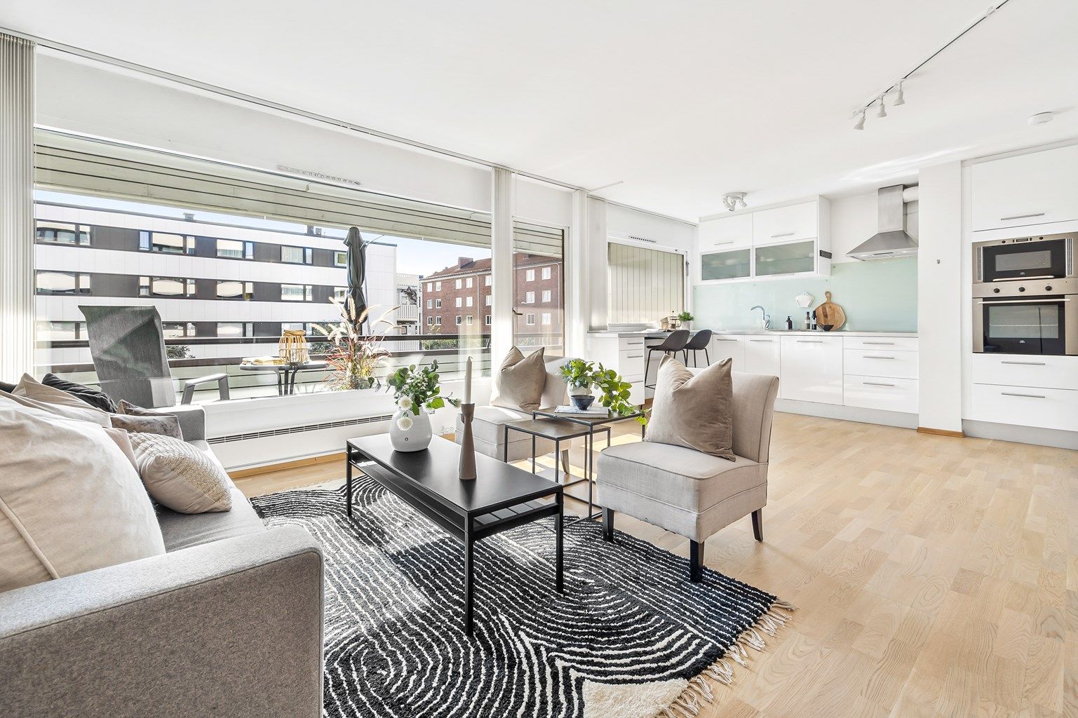 Krogsveen v/Christopher Sand ønsker velkommen til Engene 87A