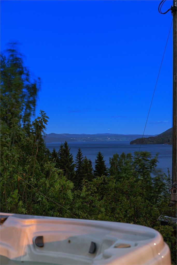 Vakker utsikt over Randsfjorden.