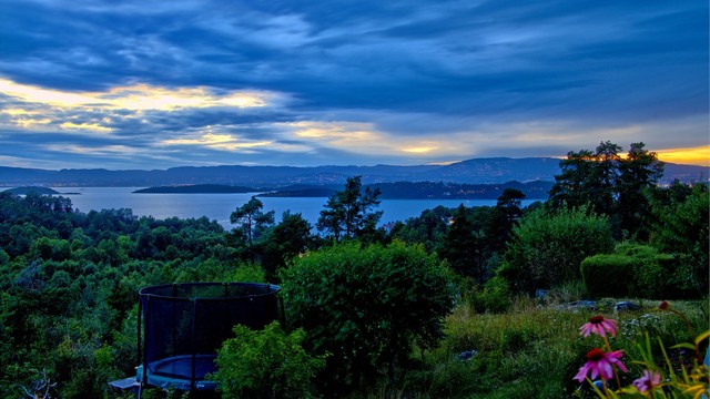 Utsikt mot blant annet Oslo, Nesodden, Oslofjorden, m.m.