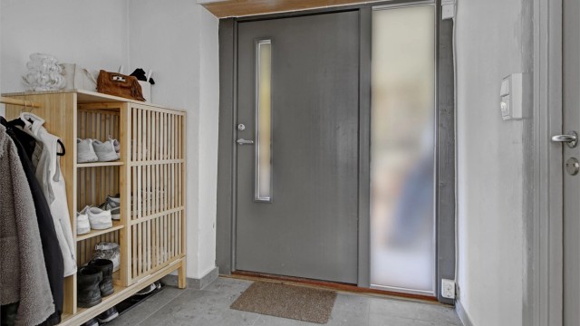 HYBEL - entré - flislagt gulv med gulvvarme