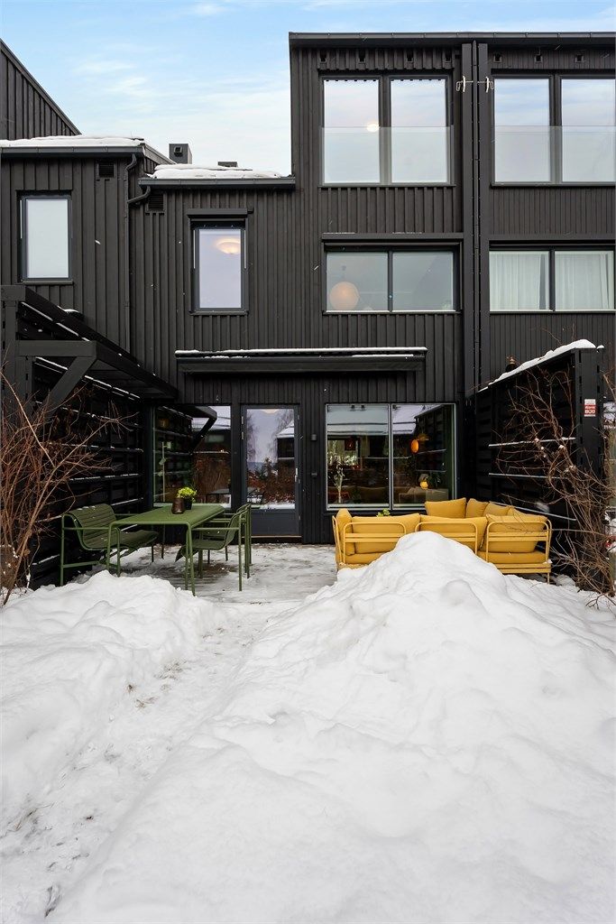 Ved stuen har du utgang til terrassen