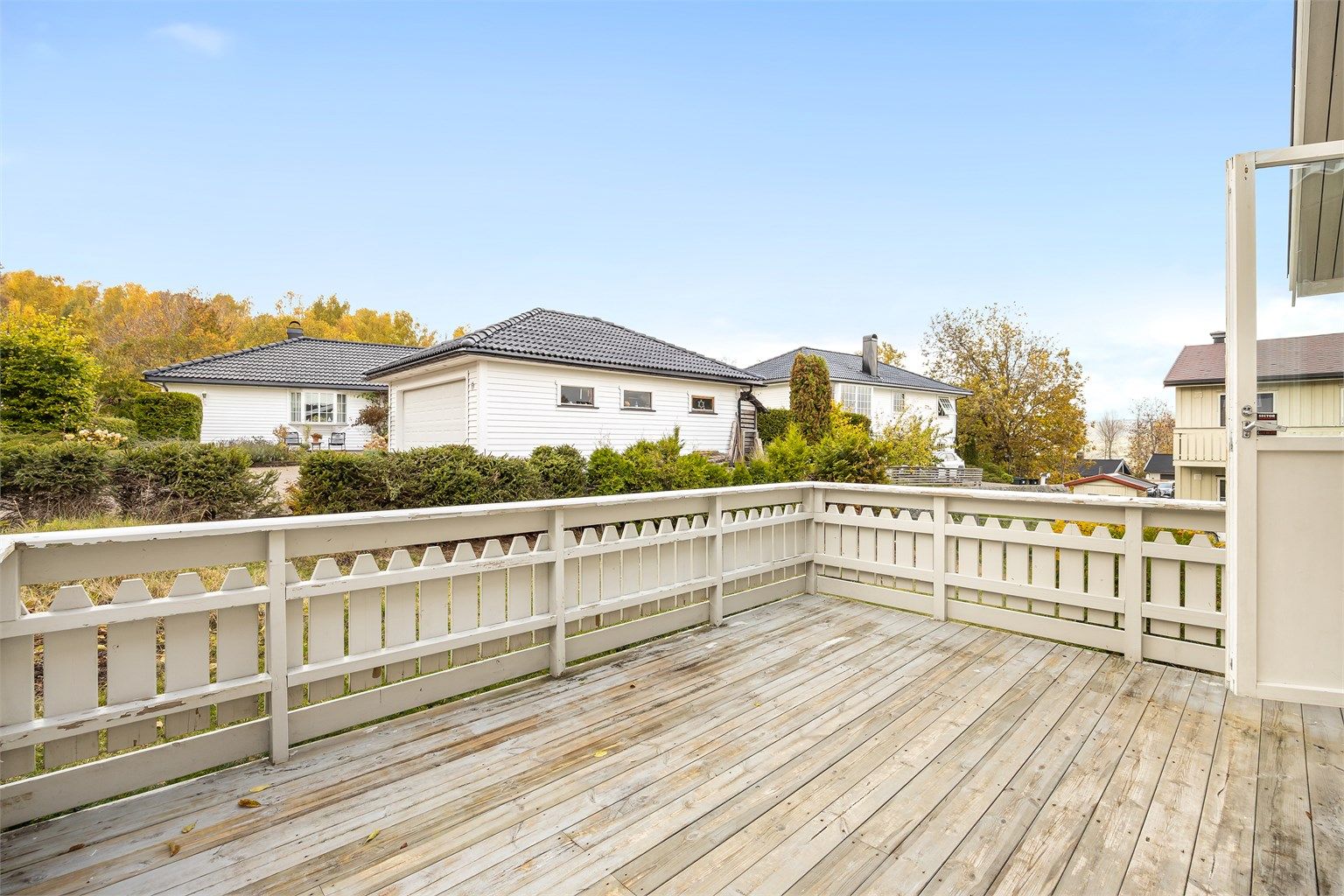 Terrasse på 13 kvm med markise.