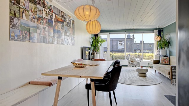 Stue - god plass til spisebord, sofaløsning, m.m.