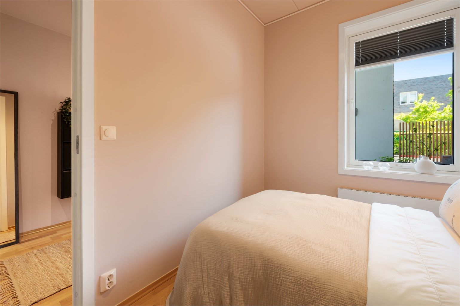 À konto oppvarming og varmtvann er inkludert i fellesutgiftene.