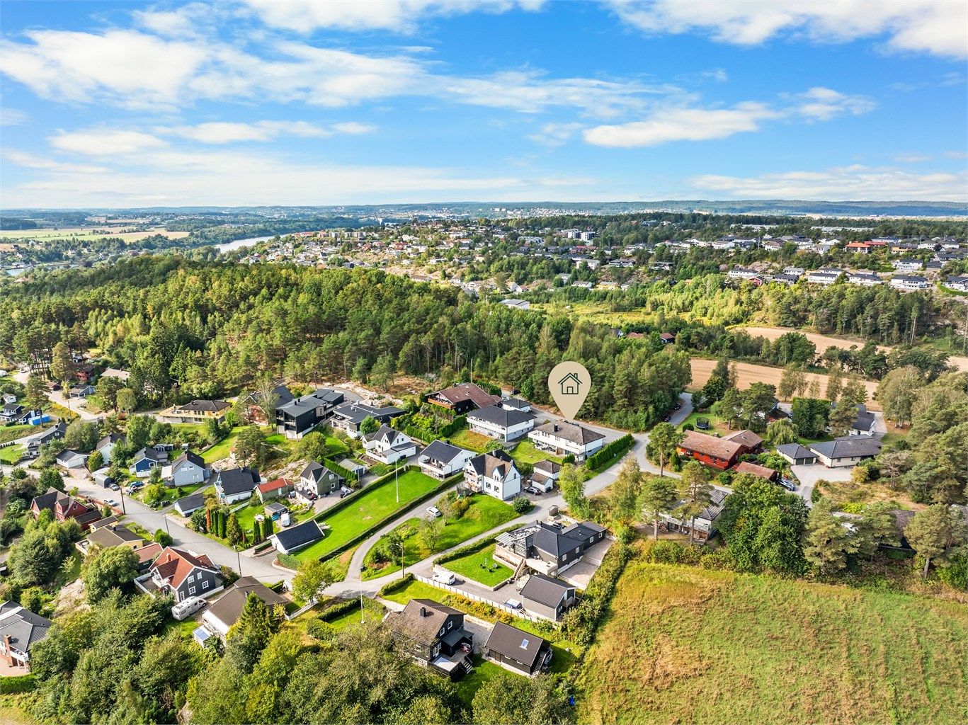 Strømsæthers vei 79 presenteres av Kenneth Graarud Olsen i Krogsveen.