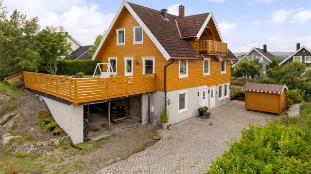 Velkommen til Eikeleina 82! - Bilder ved Eiendomsfoto AS