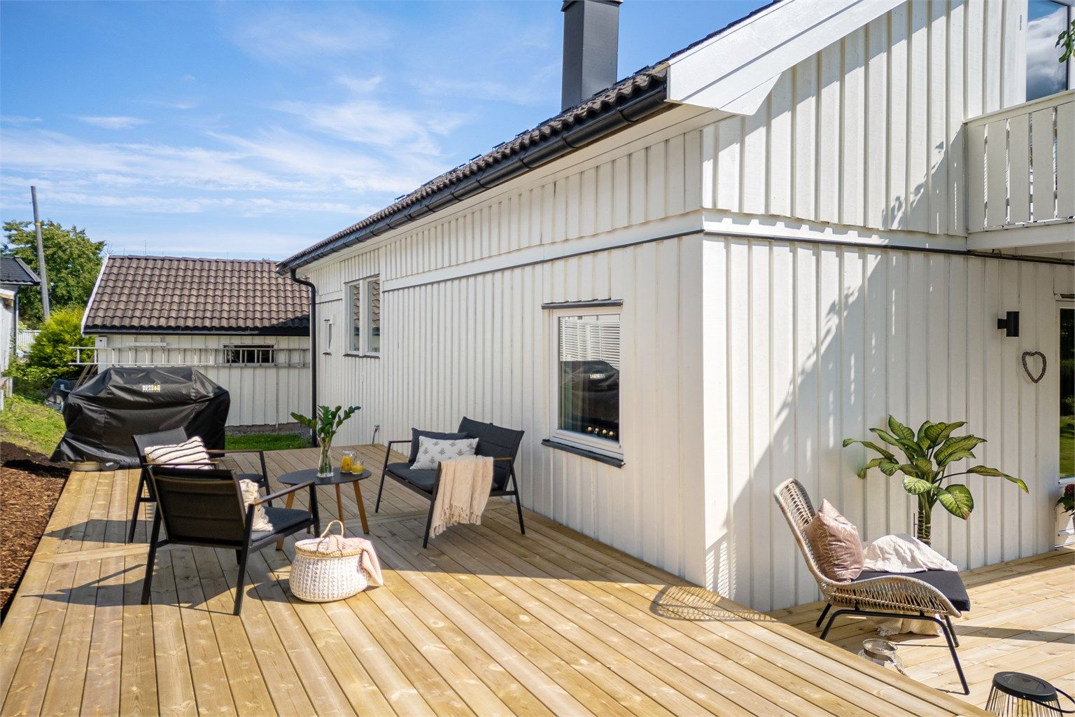 Eiendommen har en attraktiv og meget rolig beliggenhet. Foto: Ole Thorgeir Solheim Thoresen