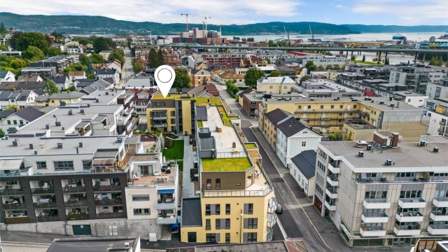 Nabolagsrestaurant "Lille Ælling" som ligger i et par kvartaler nedenfor, langs Bragernes Strand - Sommerbilde fra tidligere annonse.