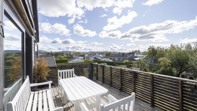 Solrik balkong i 2.etg.