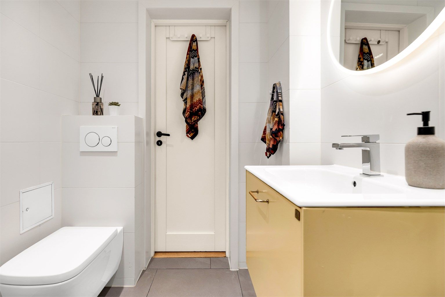 Det er også opplegg for vaskemaskin på badet.