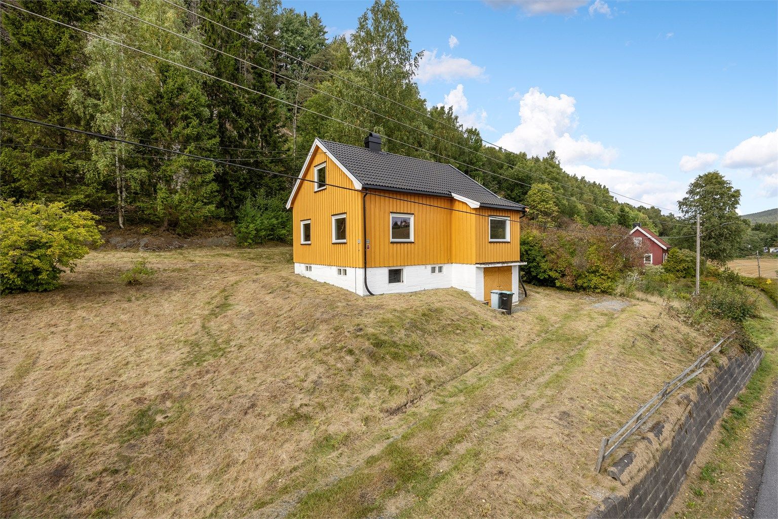 Eiendomsmegler Krogsveen v/Gisle Spidsberg ønsker velkommen til Faldalsveien 65!
Foto: Svein Michaelsen