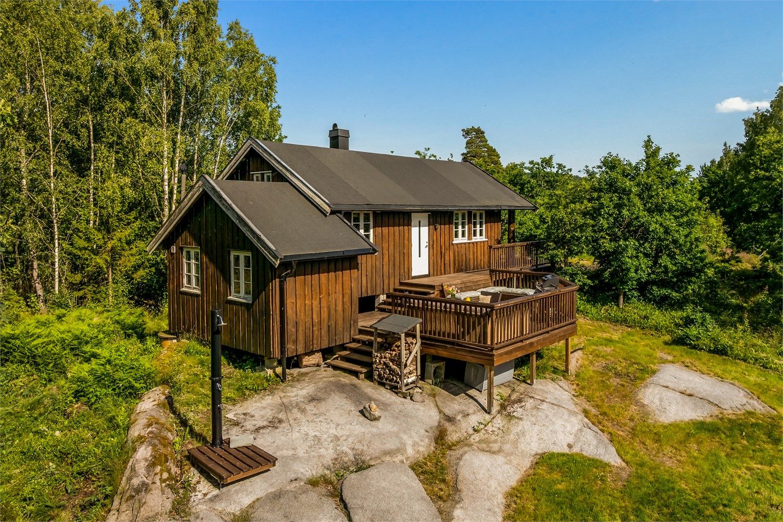 Nyt sommeren i rolige og solrike omgivelser.