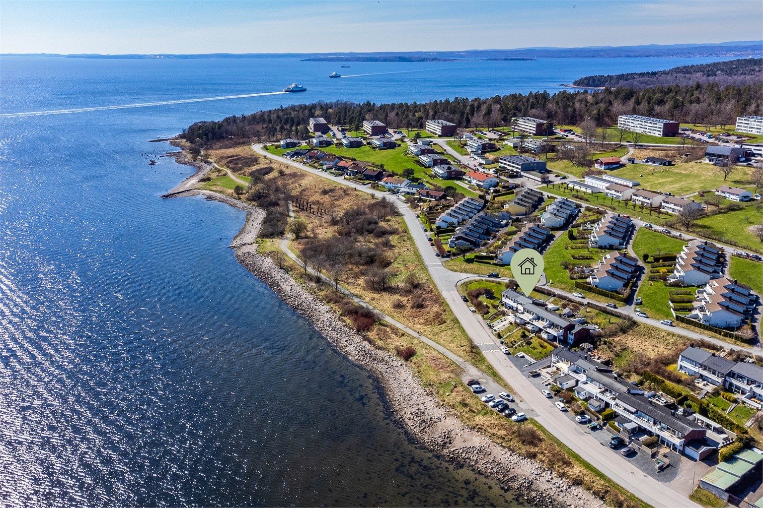 Strandpromenaden 47C presenteres av Krogsveen.
Fotograf; Børge Oppegård.