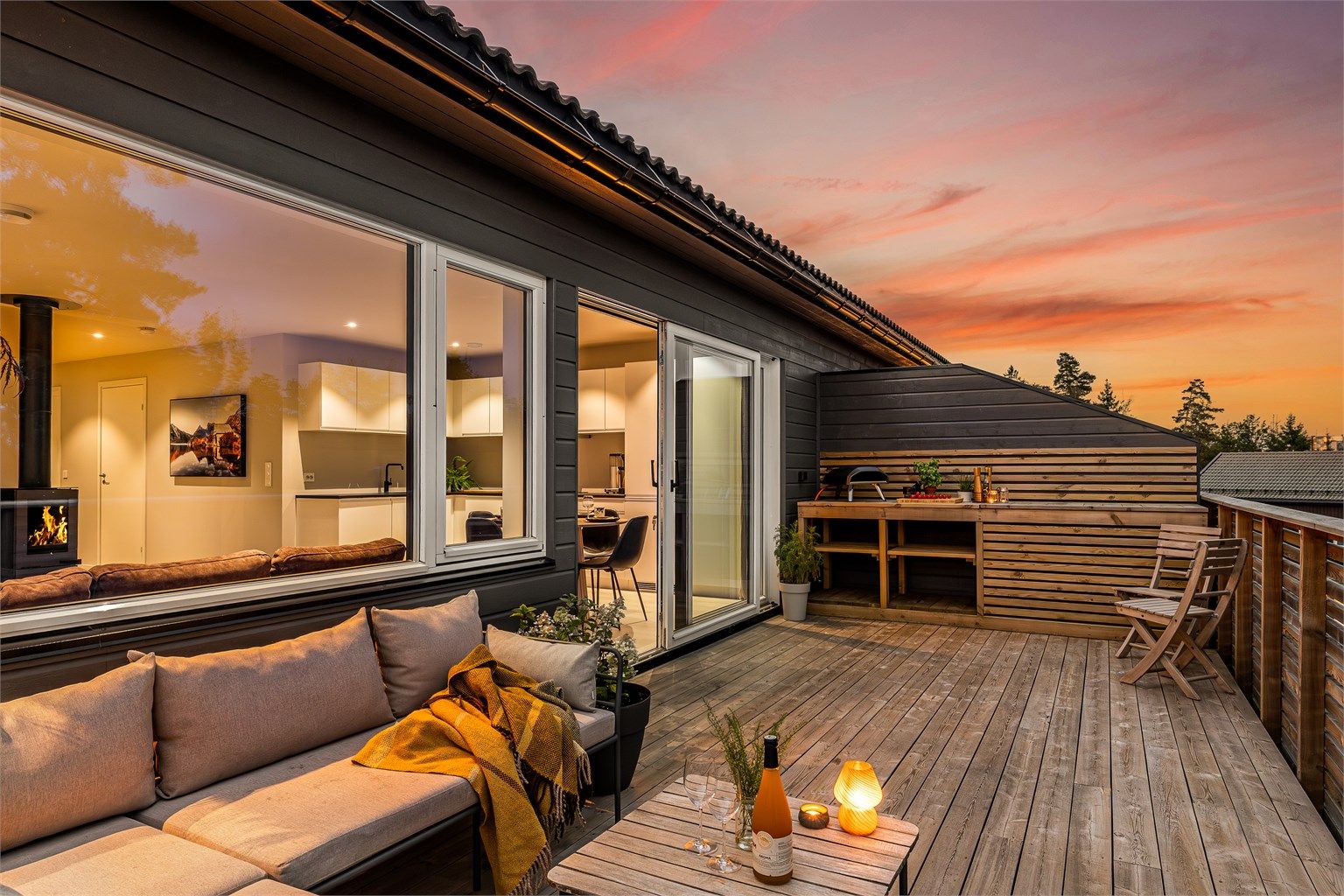 En nyere, lekker og innholdsrik leilighet beliggende i populært boligområde!