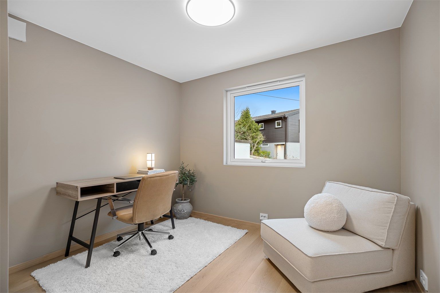 Soverom 1 - kan innredes som kontor